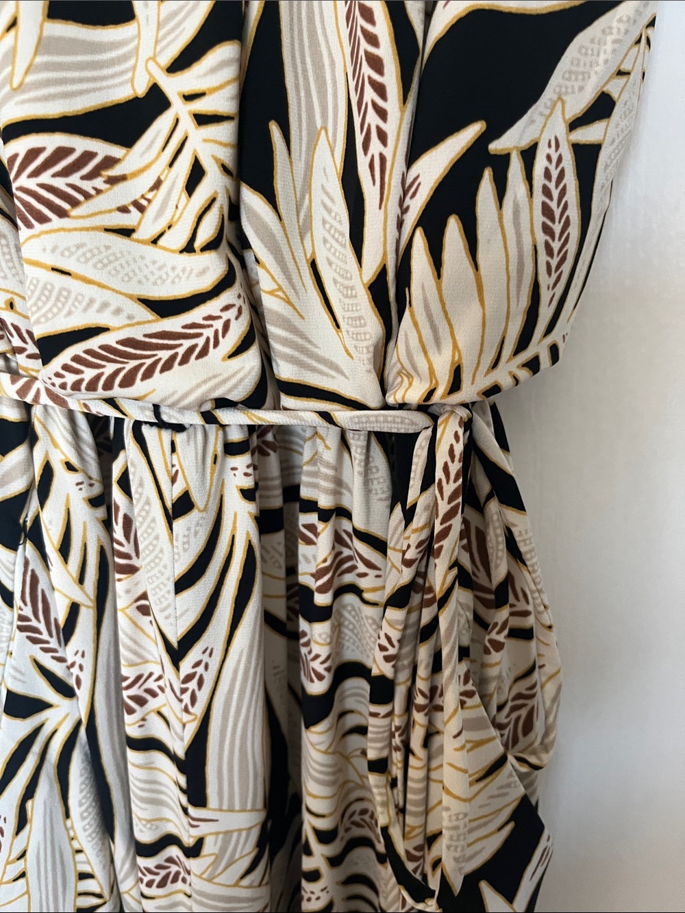 Roz & Ali Black and Cream Leaf-Print Wide-Leg Jumpsuit - NWOT - Picture 4 of 13